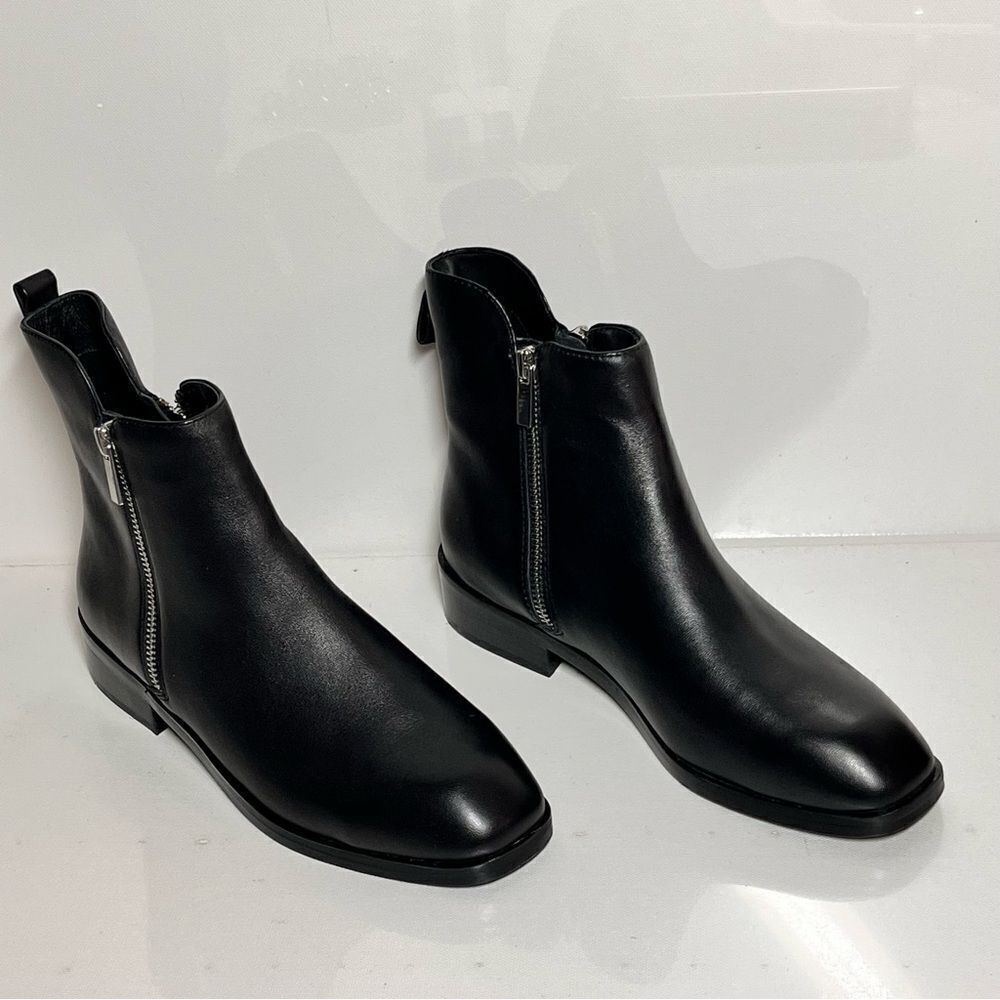 42 GOLD Yearling Leather Booties